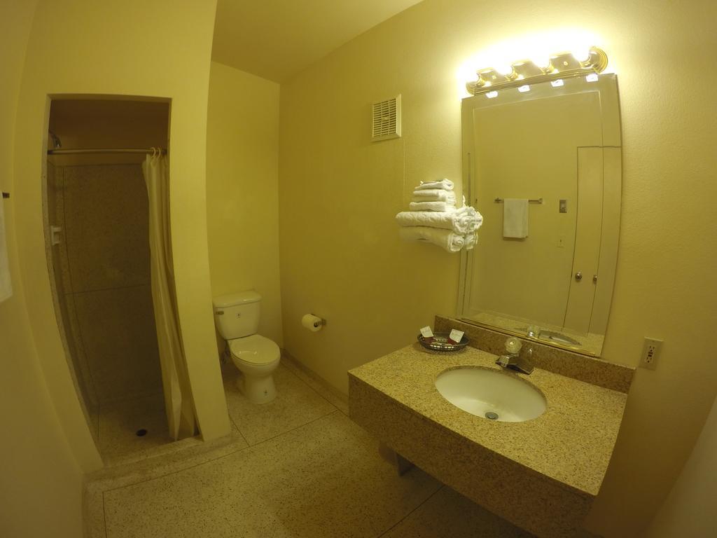 Indio Holiday Motel Екстериор снимка