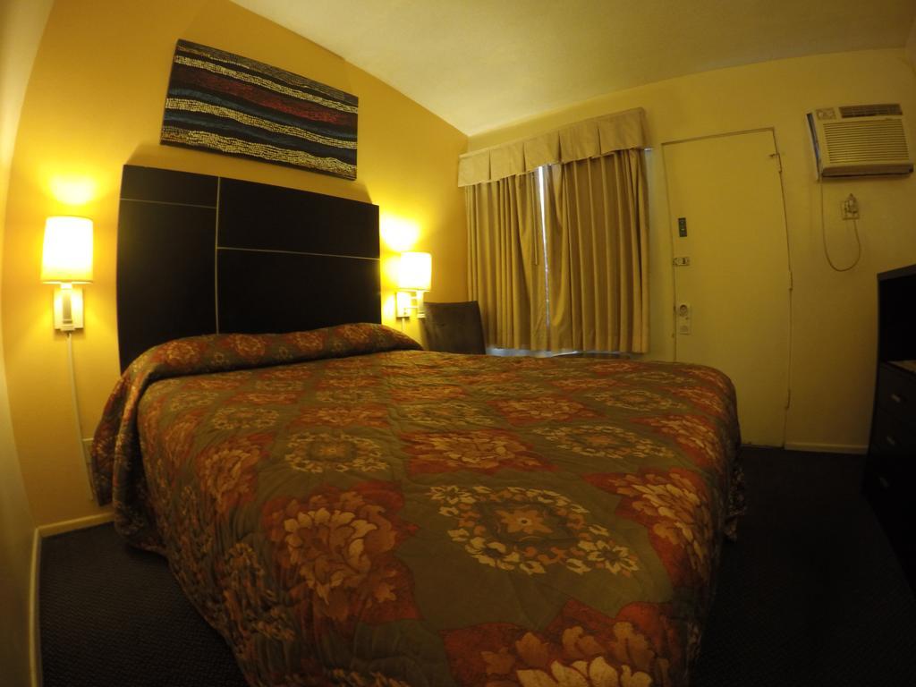 Indio Holiday Motel Екстериор снимка
