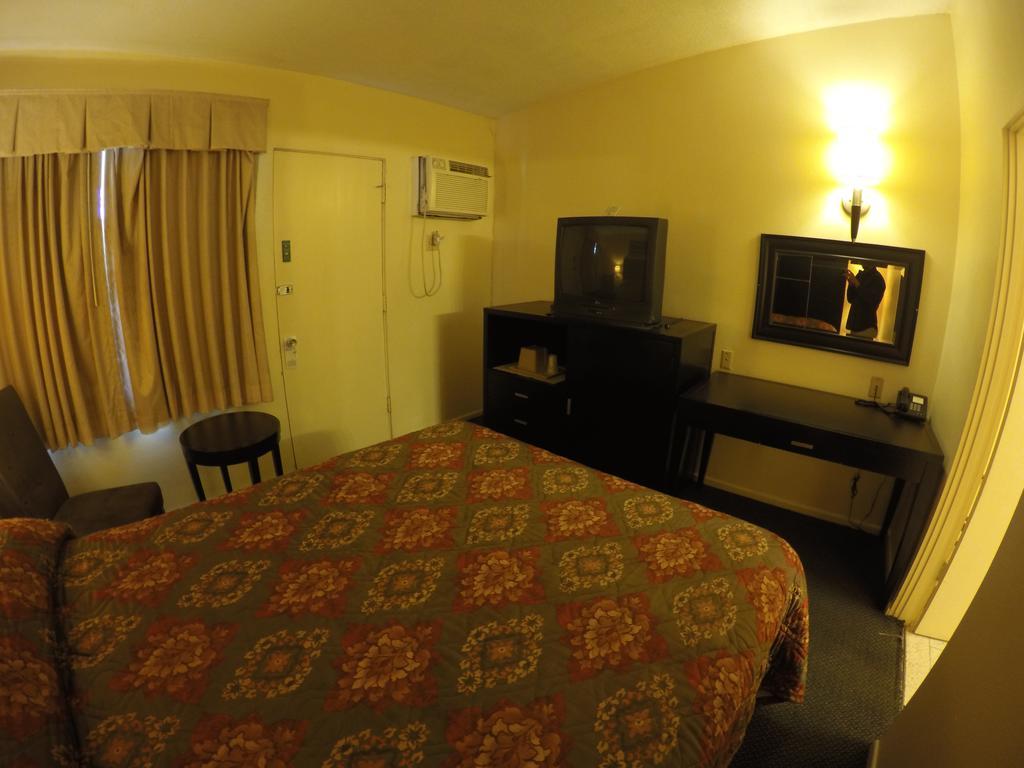Indio Holiday Motel Екстериор снимка