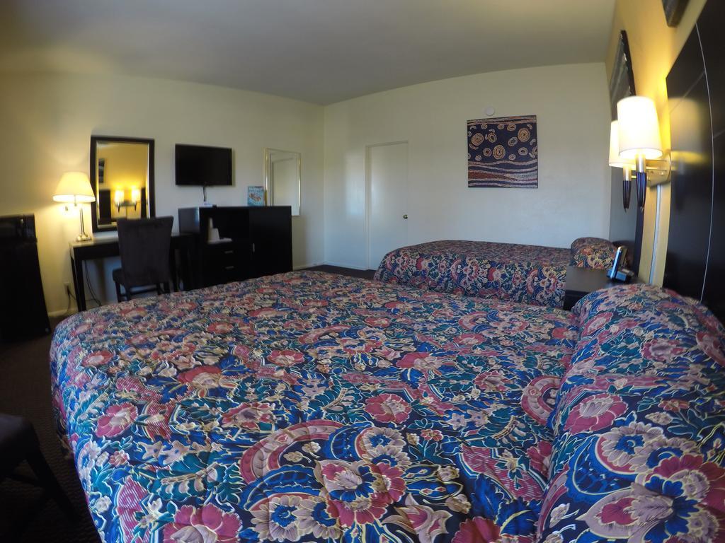 Indio Holiday Motel Екстериор снимка