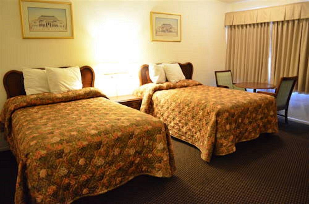 Indio Holiday Motel Екстериор снимка