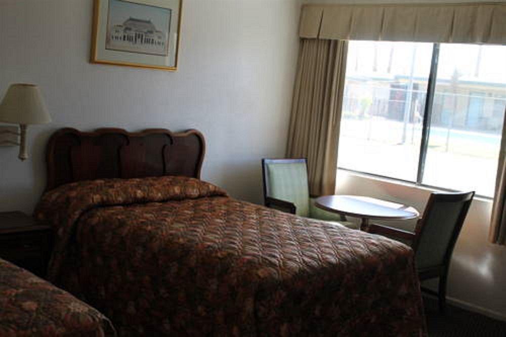 Indio Holiday Motel Екстериор снимка