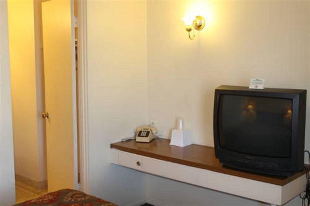 Indio Holiday Motel Екстериор снимка