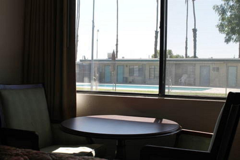 Indio Holiday Motel Екстериор снимка