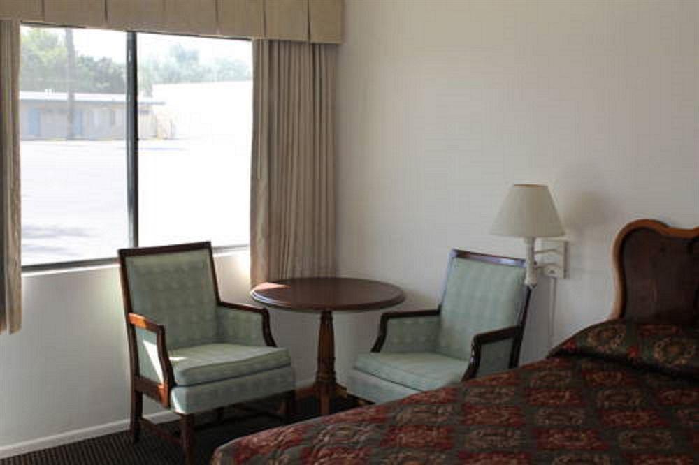Indio Holiday Motel Екстериор снимка