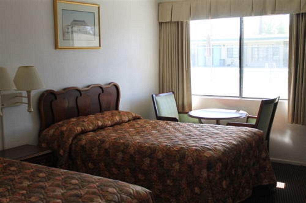 Indio Holiday Motel Екстериор снимка