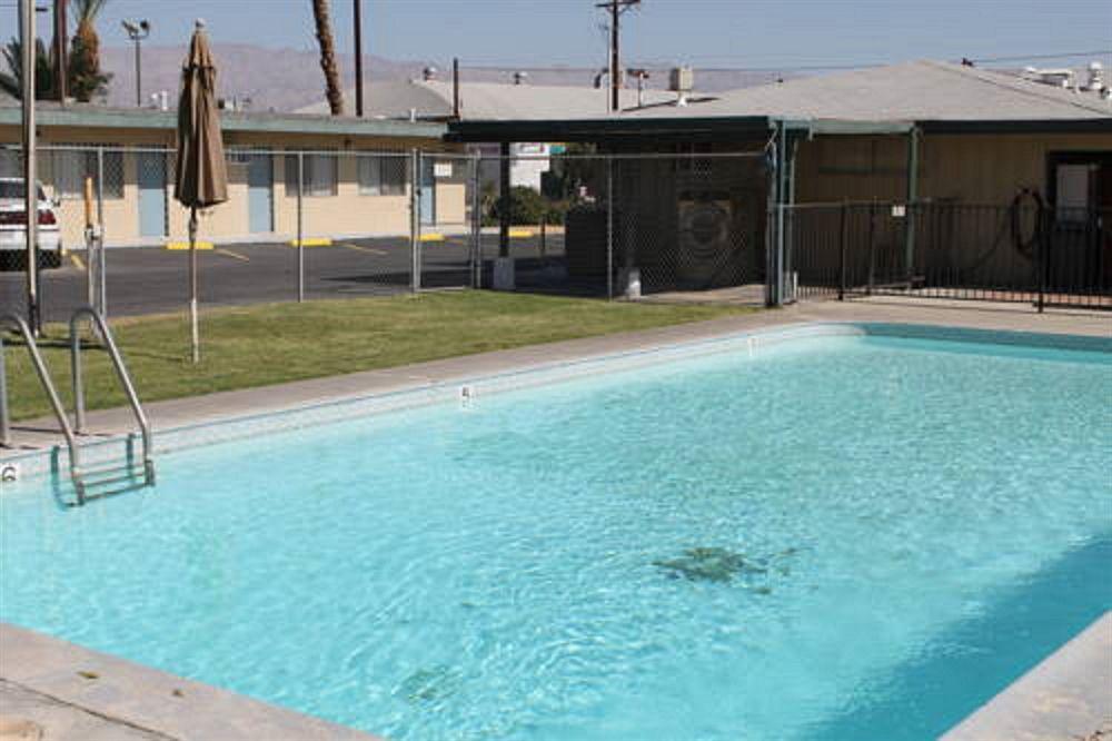Indio Holiday Motel Екстериор снимка